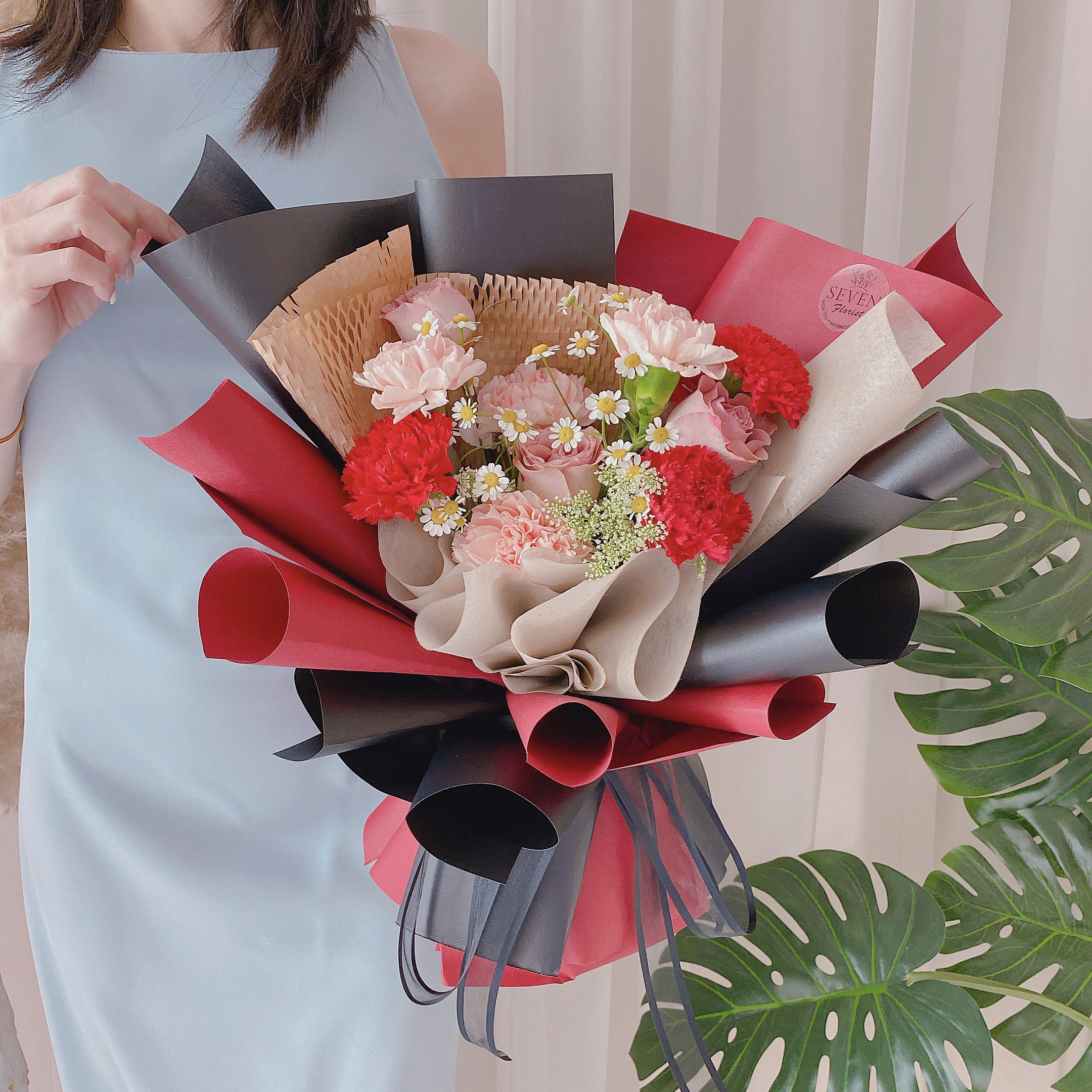 seven florist charm carnation 01