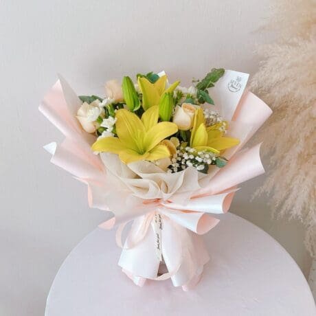 seven florist lily bouquet shining