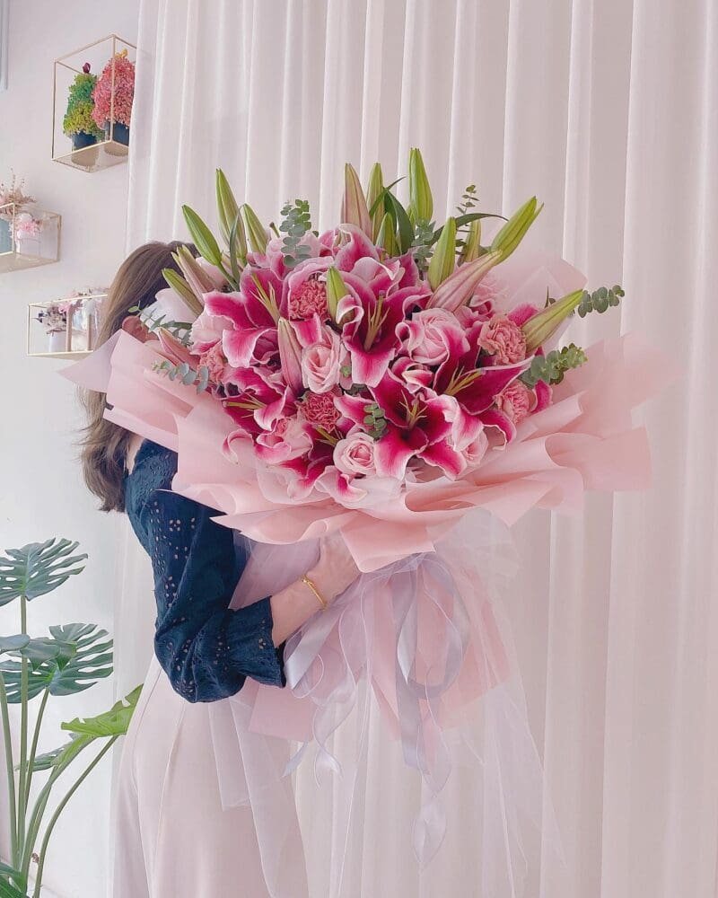 seven florist lily love 01