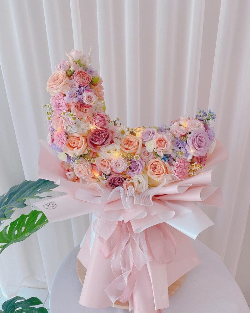 seven florist moon bouquet 02