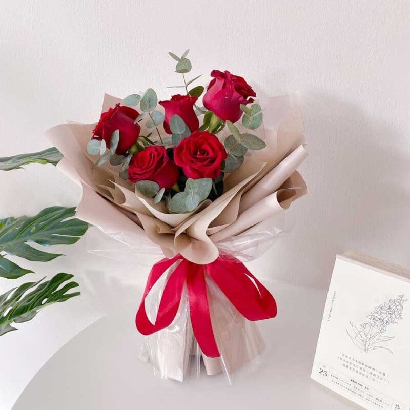 seven florist roses bouquet gorgeous1