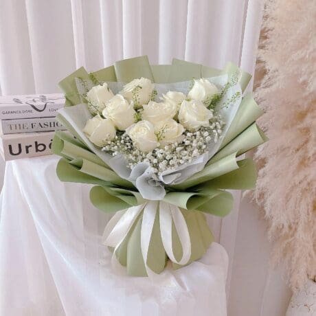 seven florist simple white roses 01