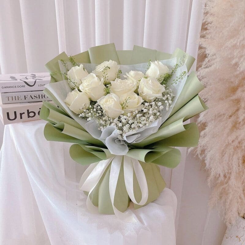 seven florist simple white roses 01