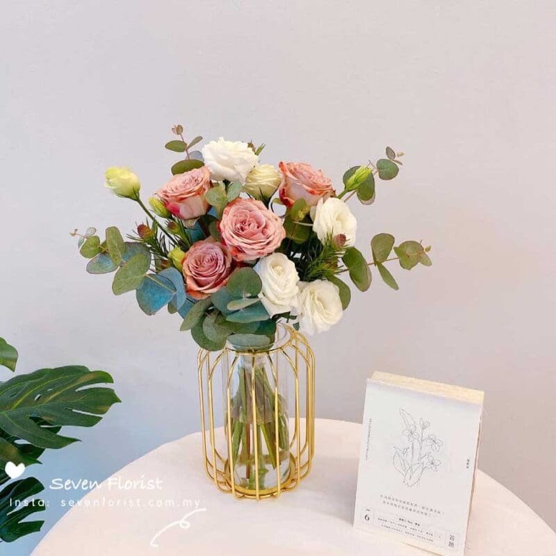 seven floristvase arrangement cappuccino1