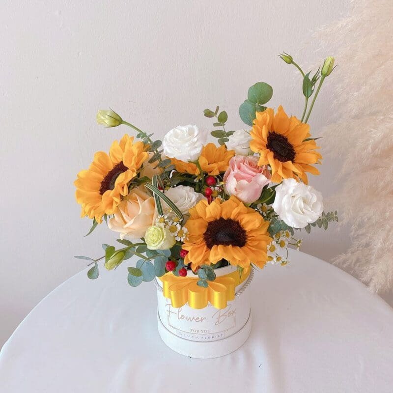 seven florist sunflower box1