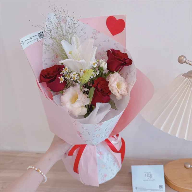 seven florist lily roses red 02