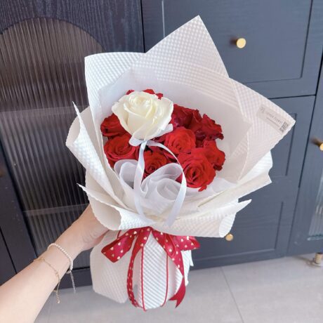 seven florist moonlight & scarlet love 11 stalks