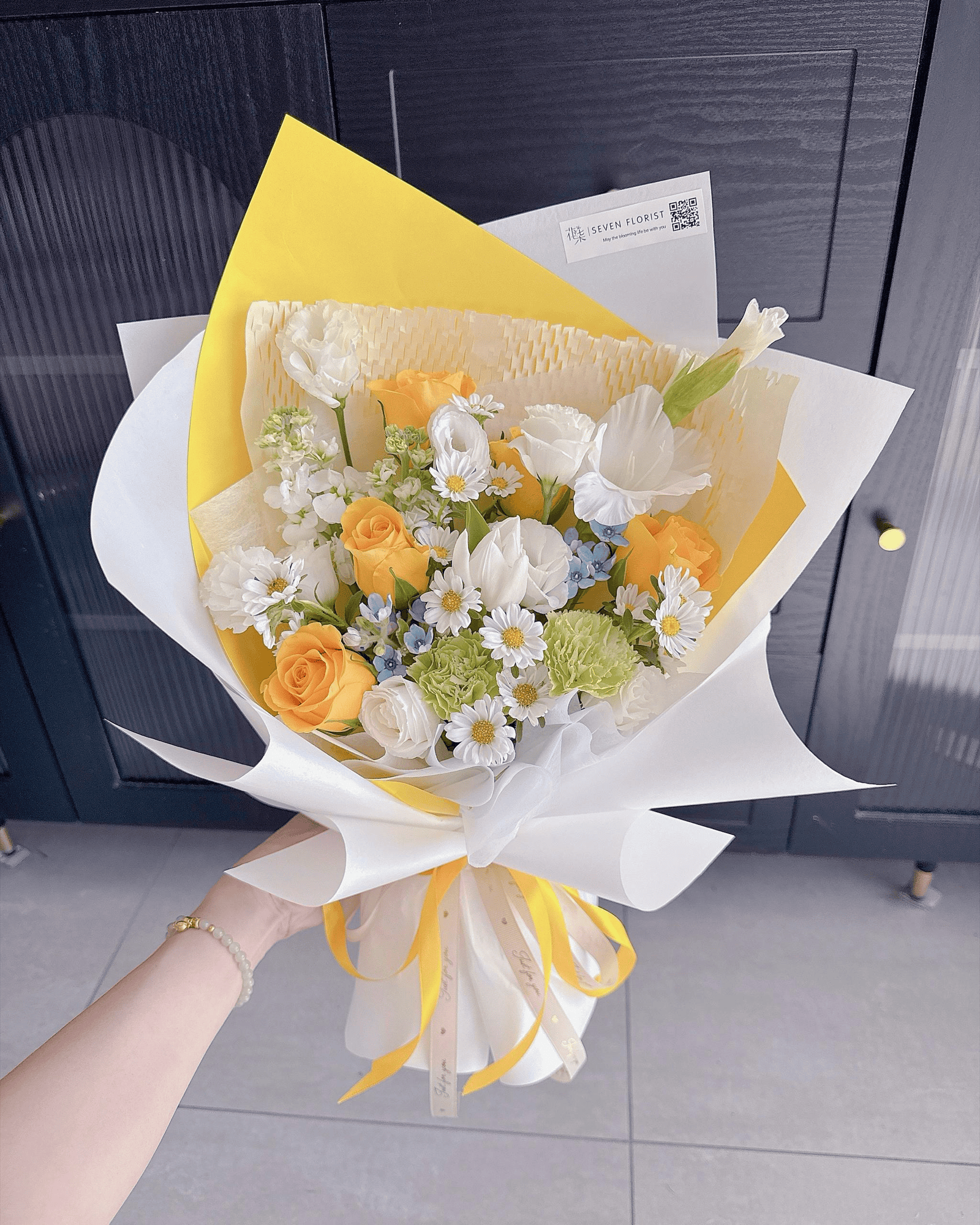 seven-florist-daybreak-hush-hand-bouquet-01.jpg Yellow rose white tulip hand bouquet Seven Florist birthday gift