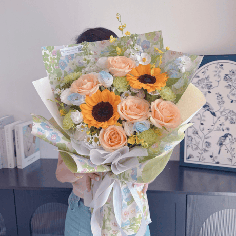 Rosy Sunshine sunflower champagne rose hand bouquet Seven Florist Puchong