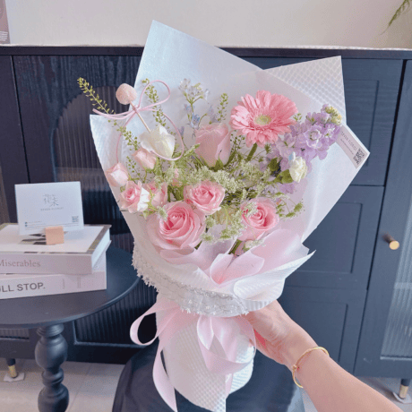 Pink rose hand bouquet with tulip and lilac matthiola – Seven Florist birthday gift